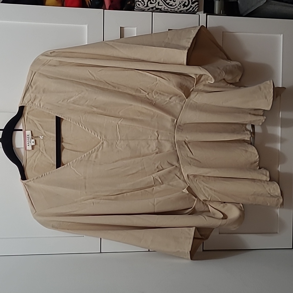 Andree by Unit top